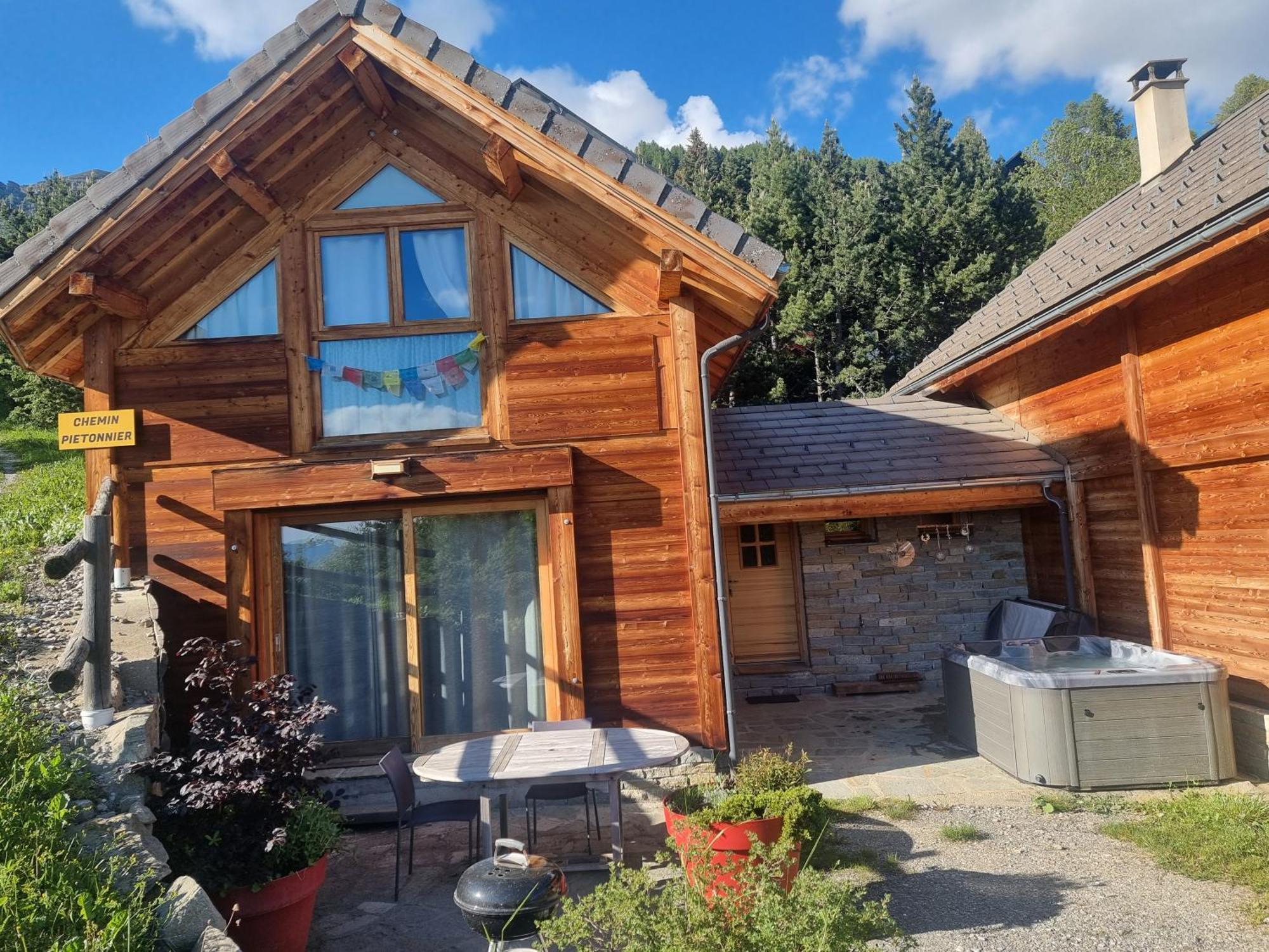 Chalet 6 Pers Avec Spa, Terrasse Plein Sud A Saint-Michel-De-Chaillol - Fr-1-393-22 Room photo